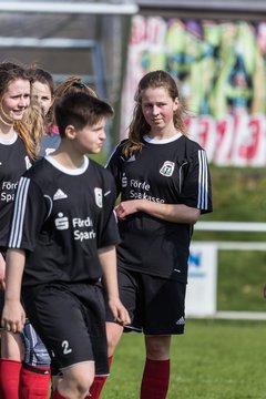 Bild 381 - wBJ SV Henstedt Ulzburg - TSV Sch�nberg : Ergebnis: 5:2